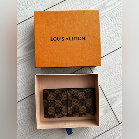 Authentic Louie Vuitton Damier Cigarette Case - Picture 3 of 8